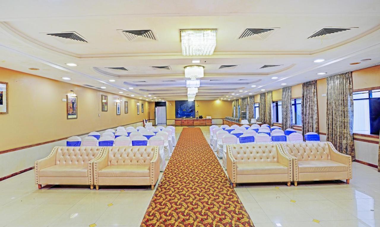 Отель Treebo De Grandeur Anand Nagar Тхане Экстерьер фото